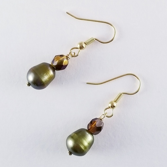 Freshwater Pearl & Vintage Glass Earrings - Picture 3 of 3